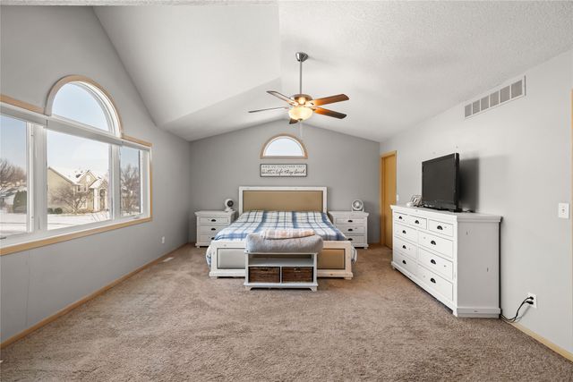 14000 Buena Vista Drive, Urbandale, IA 50323