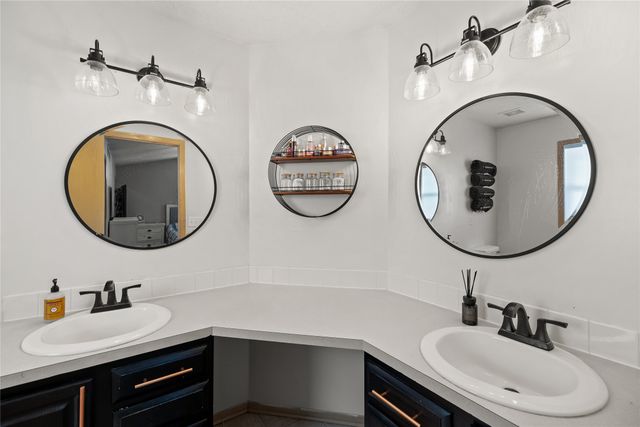 14000 Buena Vista Drive, Urbandale, IA 50323