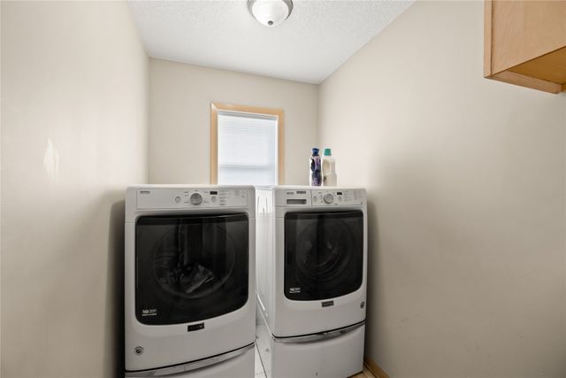 14000 Buena Vista Drive, Urbandale, IA 50323