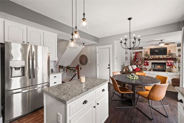 14000 Buena Vista Drive, Urbandale, IA 50323