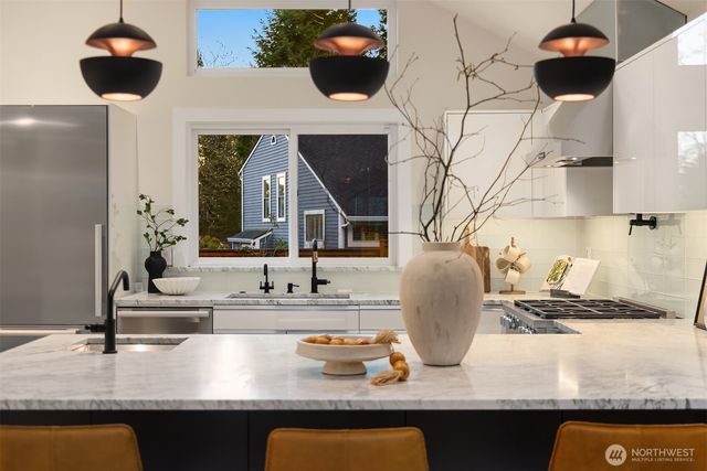 11715 NE 105th Lane, Kirkland, WA 98033