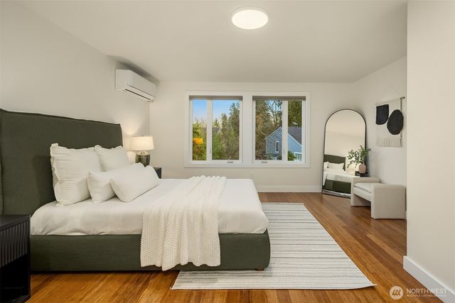 11715 NE 105th Lane, Kirkland, WA 98033