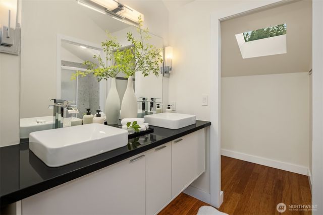 11715 NE 105th Lane, Kirkland, WA 98033