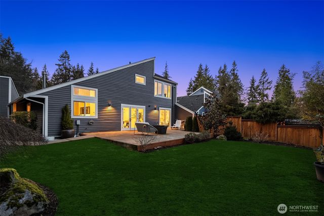 11715 NE 105th Lane, Kirkland, WA 98033