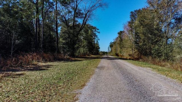 1A Hatfield Ln, Pace, FL 32571