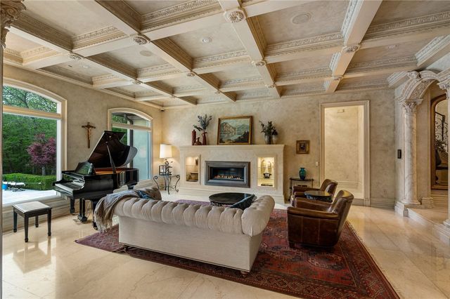 3122 E Township Street, Fayetteville, AR 72703
