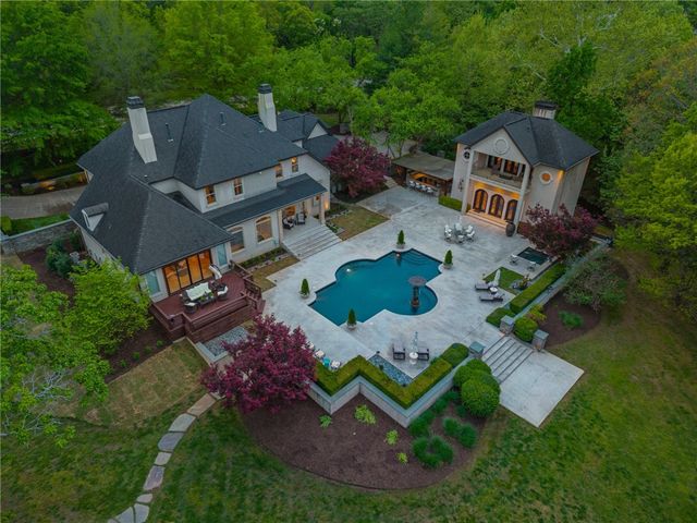 3122 E Township Street, Fayetteville, AR 72703