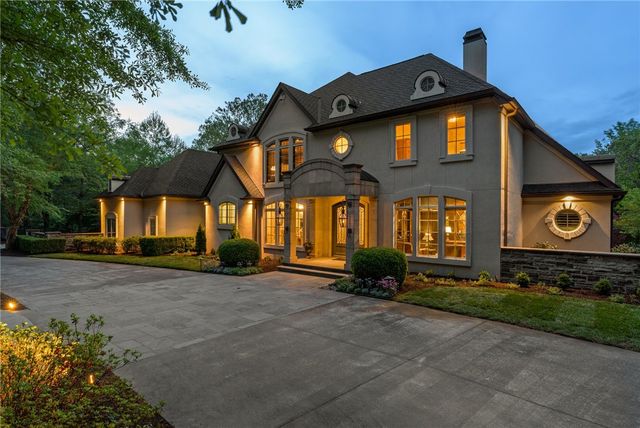3122 E Township Street, Fayetteville, AR 72703