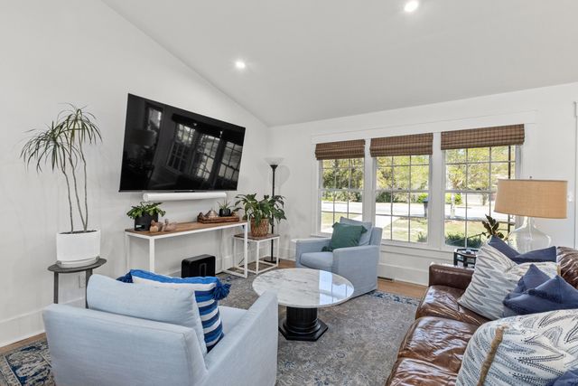 1089 Harbor View Road, Charleston, SC 29412