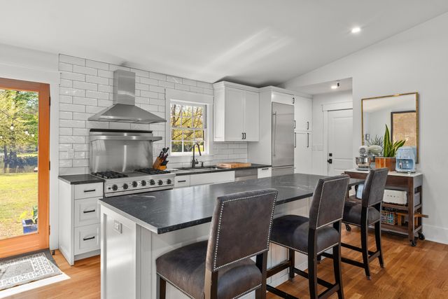 1089 Harbor View Road, Charleston, SC 29412