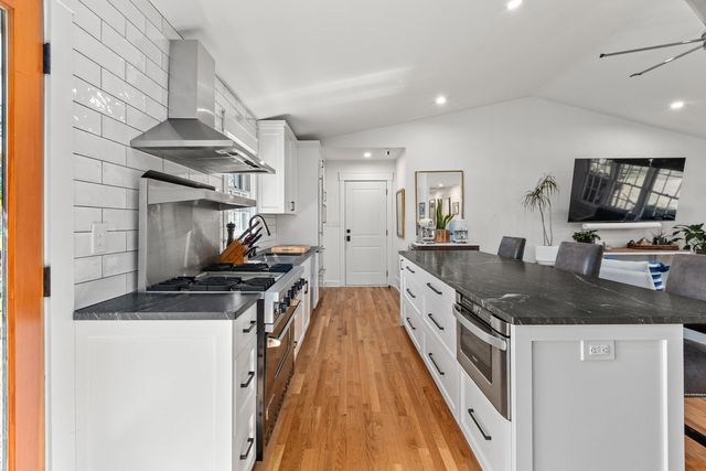 1089 Harbor View Road, Charleston, SC 29412