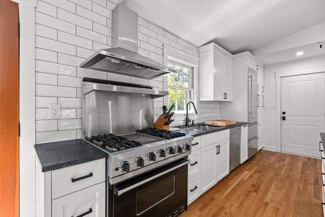 1089 Harbor View Road, Charleston, SC 29412