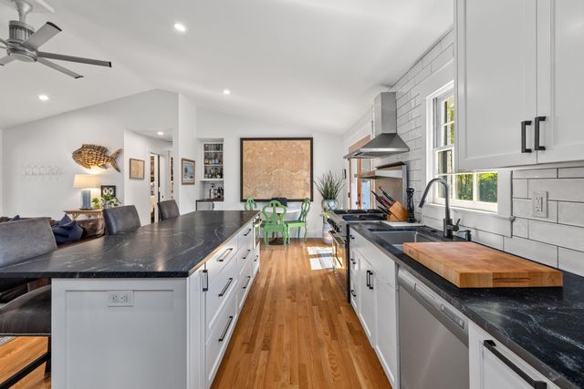 1089 Harbor View Road, Charleston, SC 29412