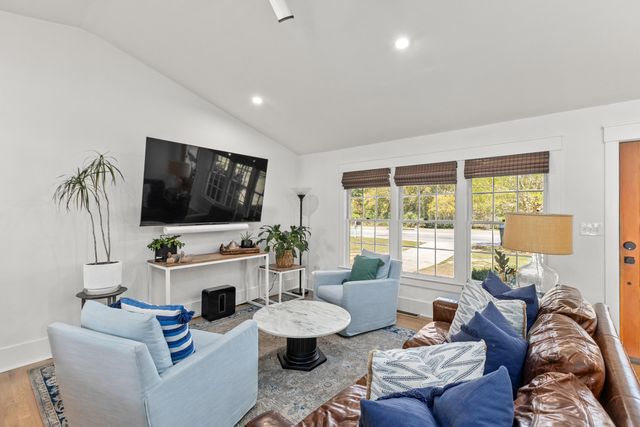 1089 Harbor View Road, Charleston, SC 29412