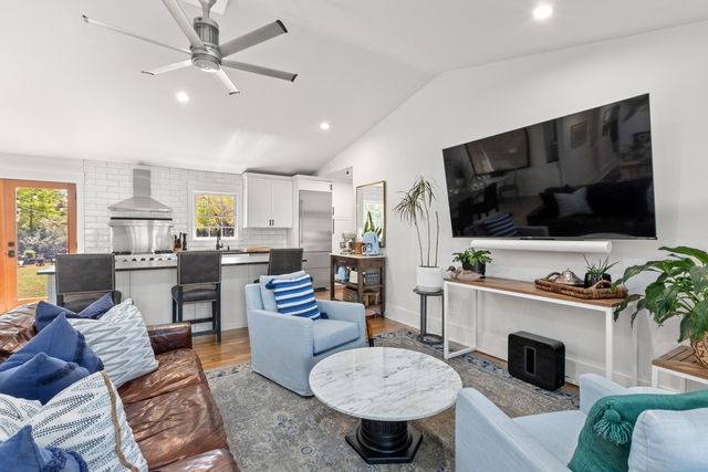 1089 Harbor View Road, Charleston, SC 29412