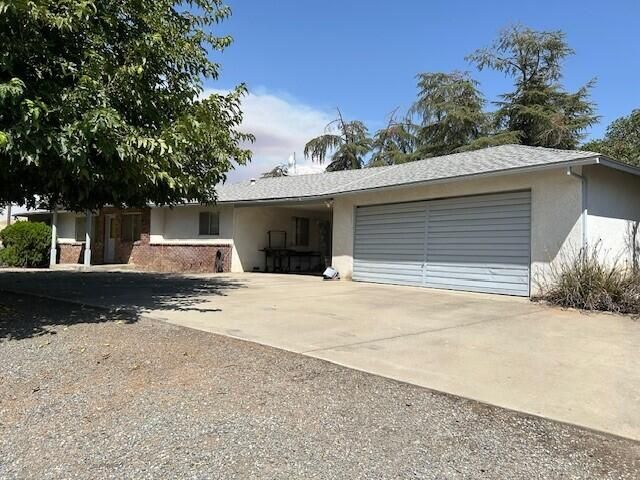 24257 Avenue 234, Lindsay, CA 93247