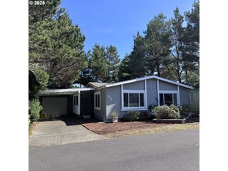 1601 RHODODENDRON Dr 695, Florence, OR 97439