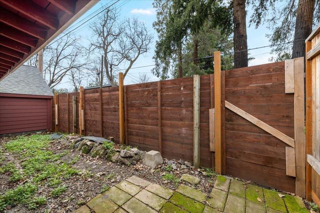 122 Willamette Avenue, Medford, OR 97504