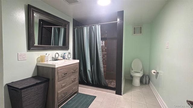 4020 249th Street, Little Neck, NY 11363