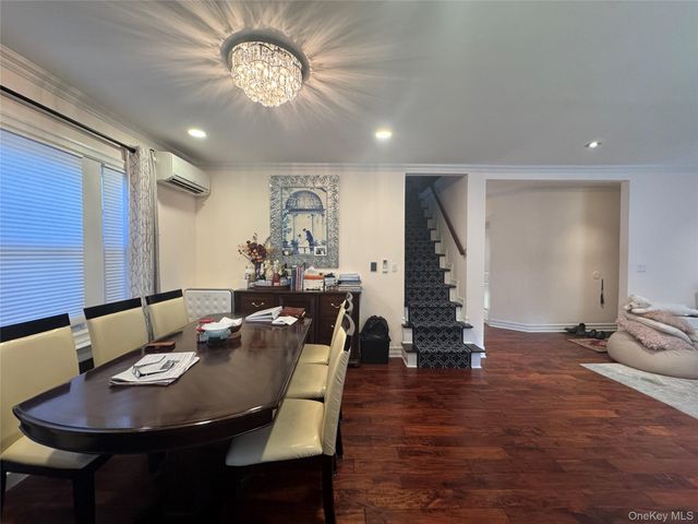 4020 249th Street, Little Neck, NY 11363