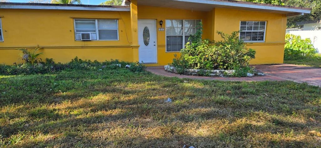 112 Newton Road, West Park, FL 33023