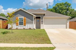 1316 Bates Street, Gentry, AR 72734