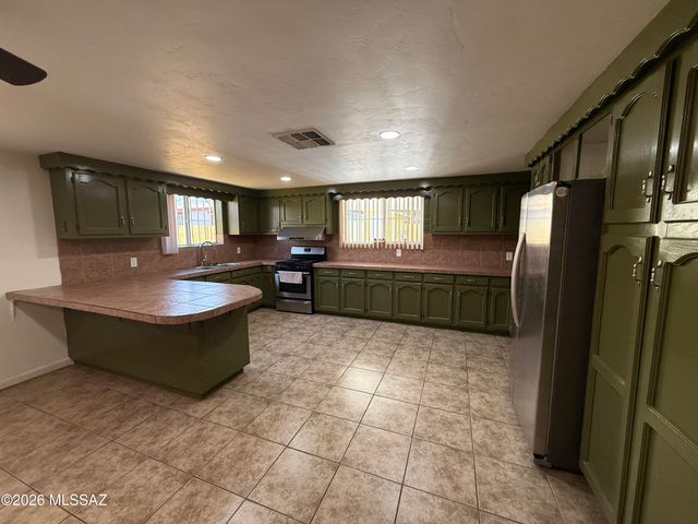 680 N Tyler Avenue, Nogales, AZ 85621