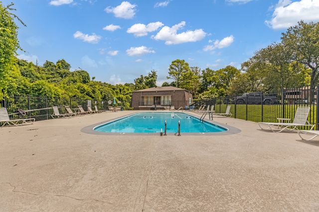 2929 Selena Dr Apt K142, Nashville, TN 37211