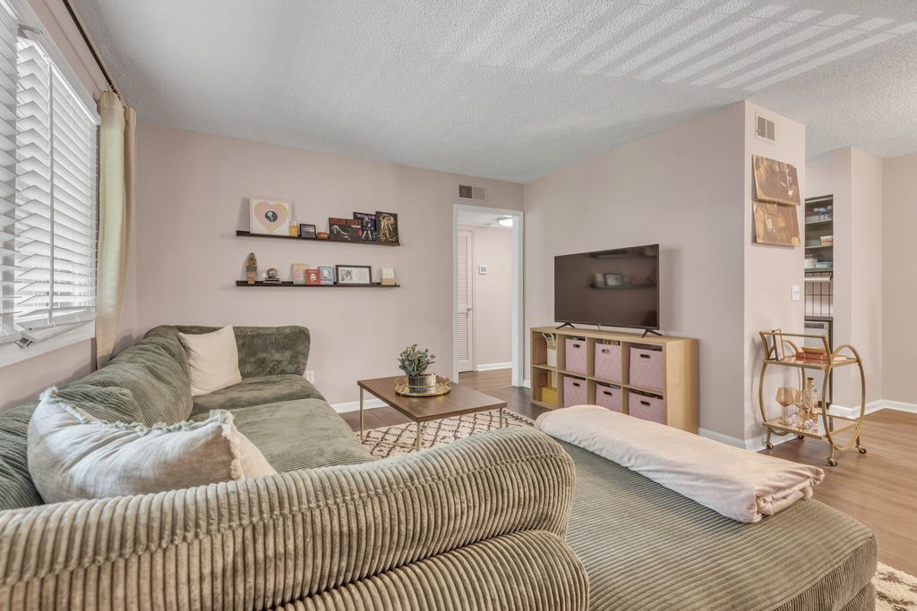 2929 Selena Dr Apt K142, Nashville, TN 37211