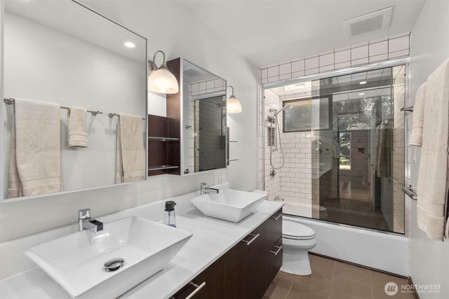 15967 186th Avenue NE, Woodinville, WA 98072