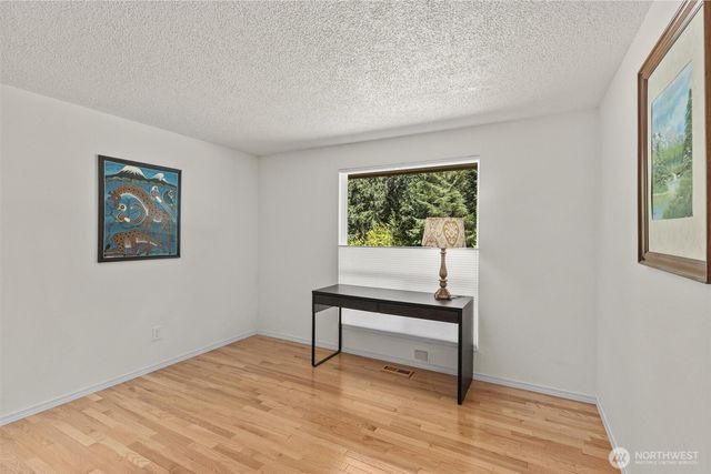 15967 186th Avenue NE, Woodinville, WA 98072