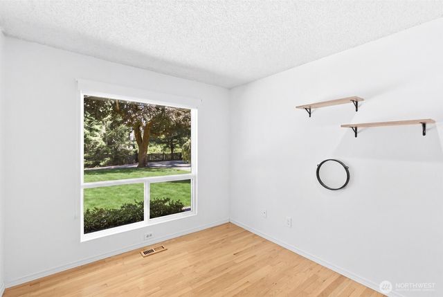15967 186th Avenue NE, Woodinville, WA 98072