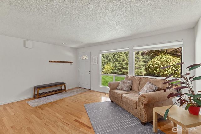15967 186th Avenue NE, Woodinville, WA 98072