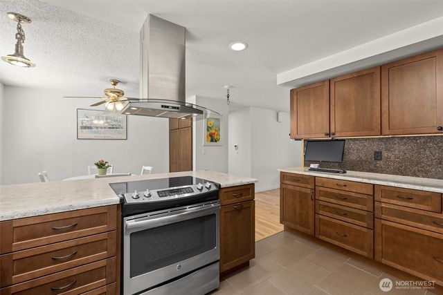 15967 186th Avenue NE, Woodinville, WA 98072