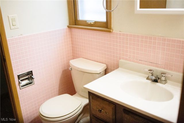 4348 W 202nd Street, Fairview Park, OH 44126