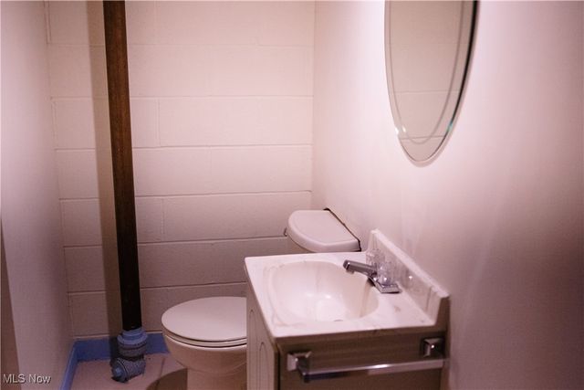 4348 W 202nd Street, Fairview Park, OH 44126