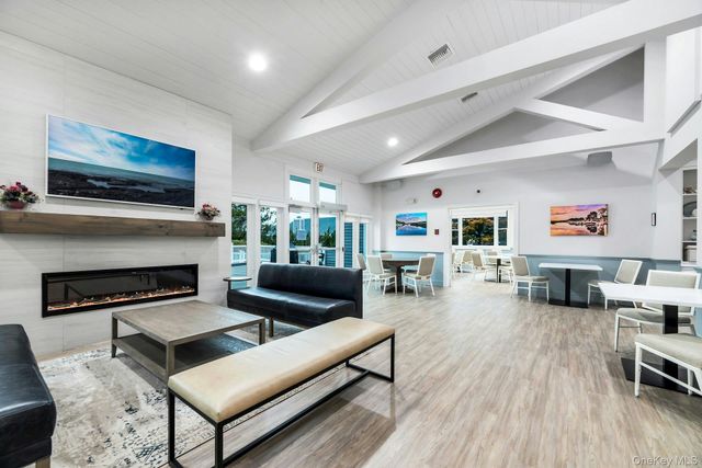 548 Highland Court, Moriches, NY 11955