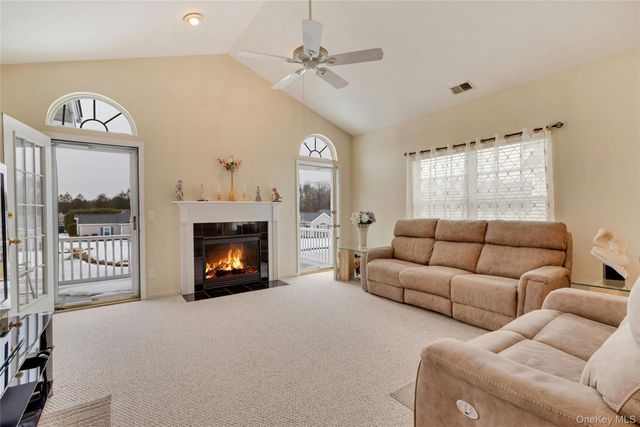 548 Highland Court, Moriches, NY 11955