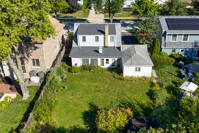 2221 Illinois Road, Northbrook, IL 60062