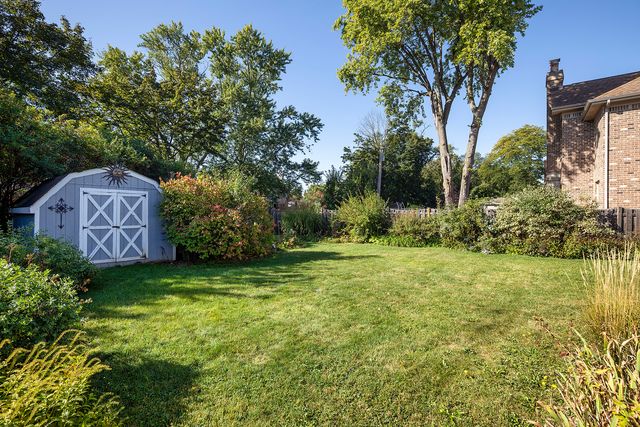 2221 Illinois Road, Northbrook, IL 60062