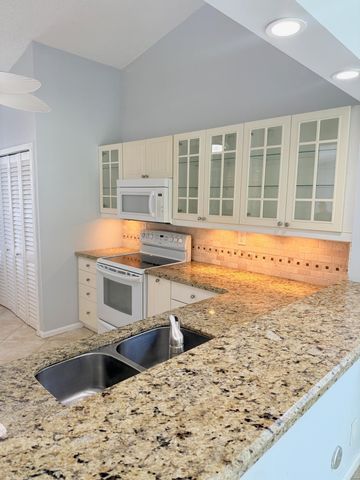 2351 NE 14th Street Causeway 537, Pompano Beach, FL 33062