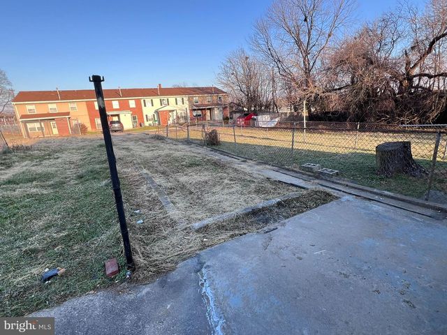 925 CENTRAL AVE, Chester, PA 19013