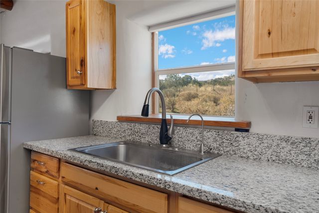 67 Los Hornos Road, Lamy, NM 87540