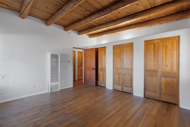 67 Los Hornos Road, Lamy, NM 87540