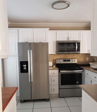 223 Maple Terrace, Davie, FL 33325
