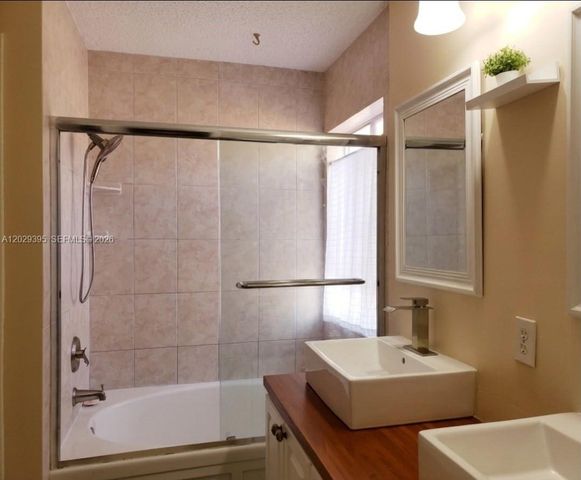 223 Maple Terrace, Davie, FL 33325