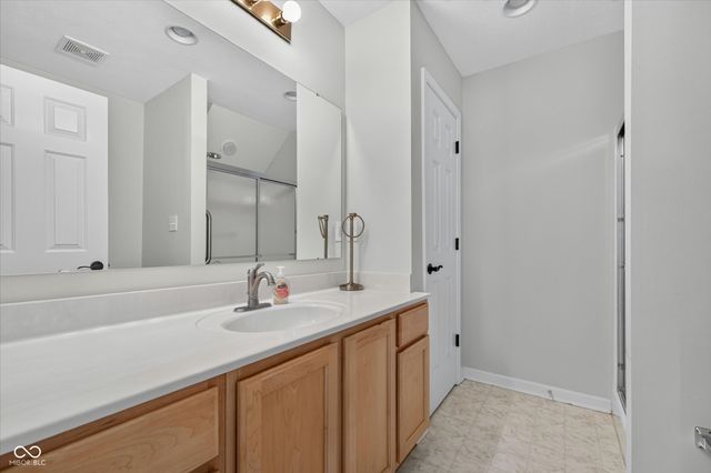 9596 Thradd Street, Fishers, IN 46038
