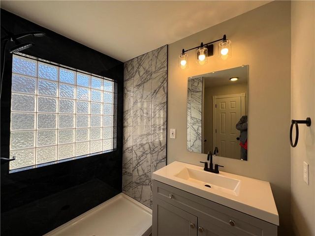 4902 NW Nantucket Drive, Blue Springs, MO 64015