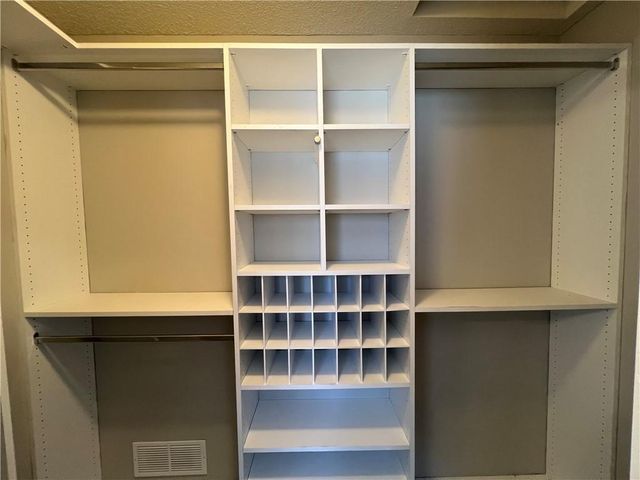 4902 NW Nantucket Drive, Blue Springs, MO 64015