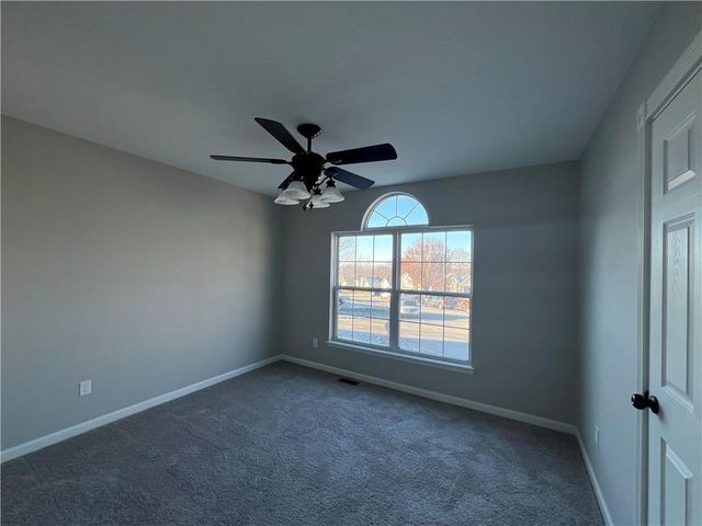 4902 NW Nantucket Drive, Blue Springs, MO 64015